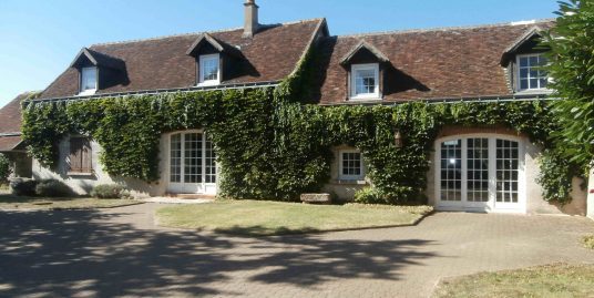 A LOUER Longère a Truyes